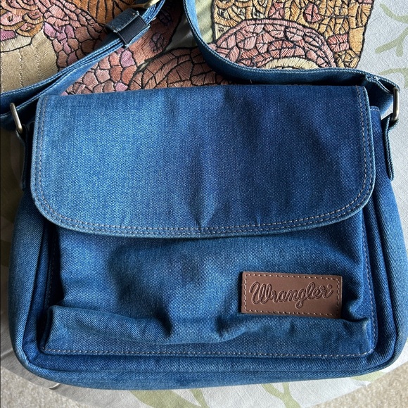 Wrangler Blue Denim Messenger Bag - Picture 2 of 12
